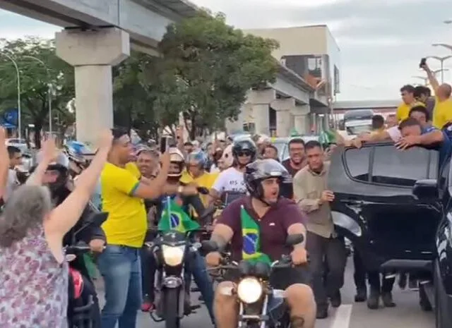 Bolsonaro chega a Fortaleza e vai a evento de pré-candidatura de André Fernandes