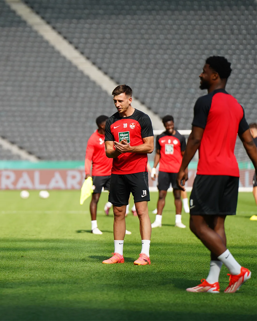 Kaiserslautern x Bayer Leverkusen: assista ao vivo ao jogo de hoje (25/05)