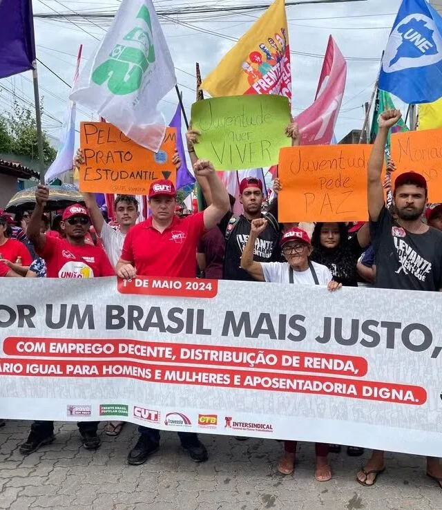 Dia do Trabalhador: manifestação de centrais sindicais em Fortaleza reivindica direitos trabalhistas