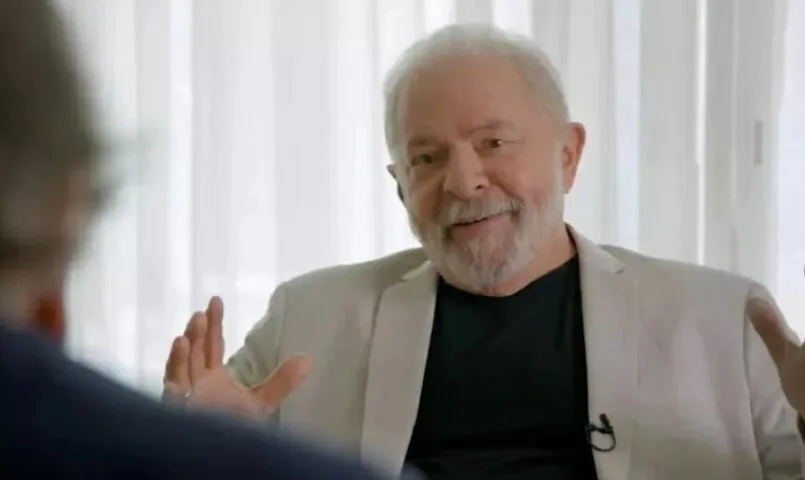 Documentário "Lula", de Oliver Stone, é aplaudido em estreia no Festival de Cannes