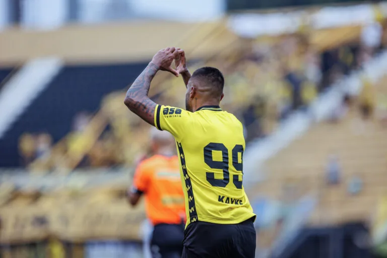 São Bernardo x Ferroviário: assista ao vivo ao jogo de hoje (06/05)