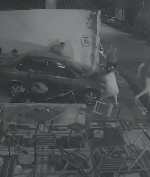 Entregador e cliente morrem durante ataque a tiros em pizzaria no Mondubim