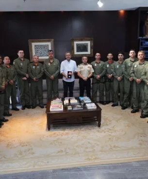 Elmano recebe agentes da Ciopaer que atuaram nas enchentes no Rio Grande do Sul