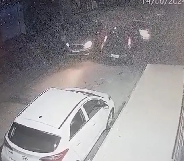 Motorista é abordado por criminosos e tem carro roubado em Fortaleza