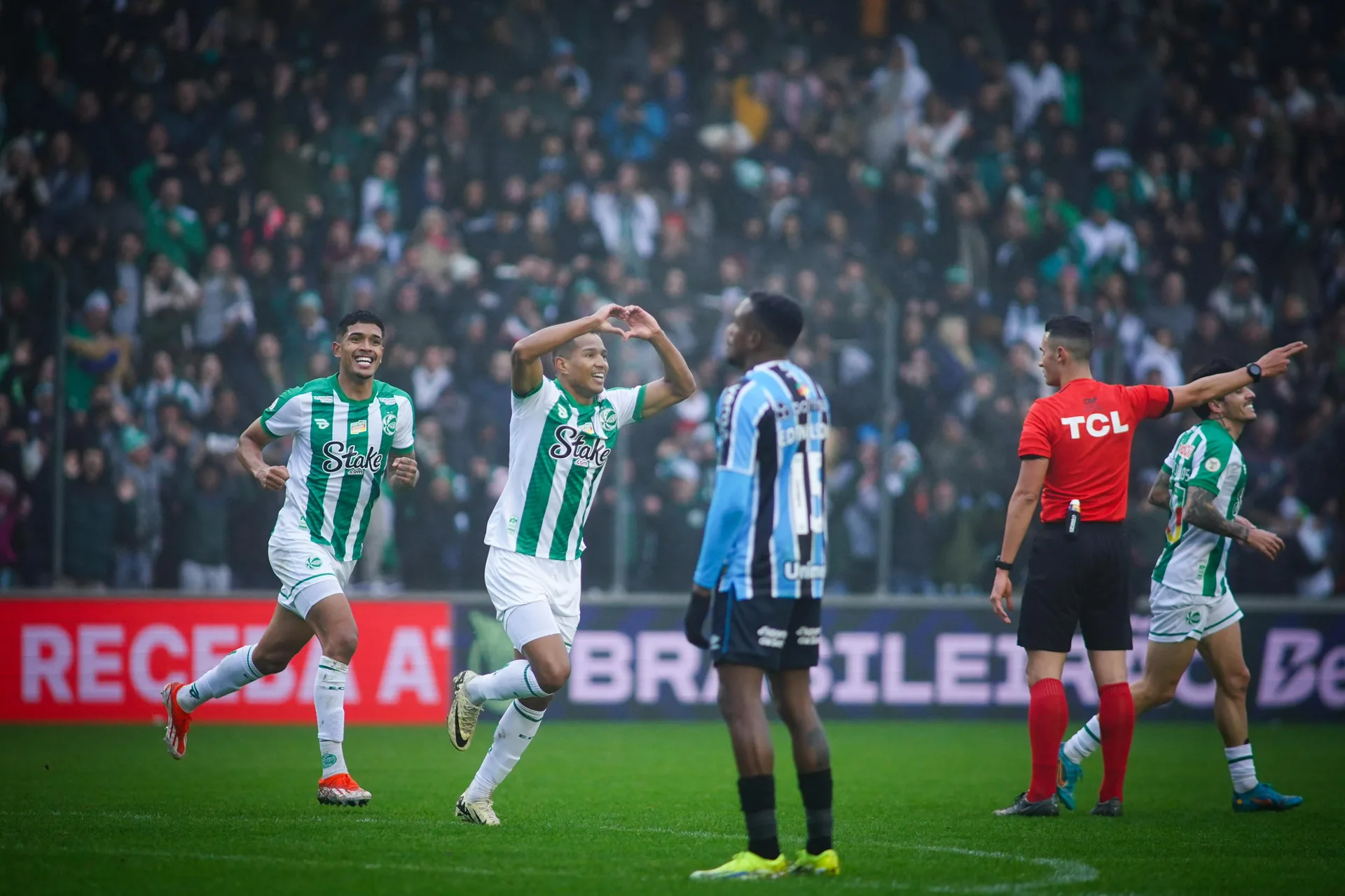 Juventude faz 3 a 0 em casa e mantém Grêmio na zona de rebaixamento do Brasileirão
