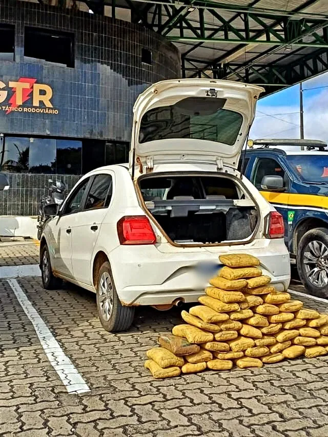 Dois suspeitos são presos com mais de 50 kg de maconha em Caucaia (CE)