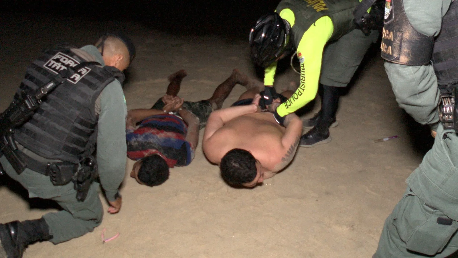 Tiros e assalto durante ensaio fotográfico de gestante causam pânico na Praia do Futuro