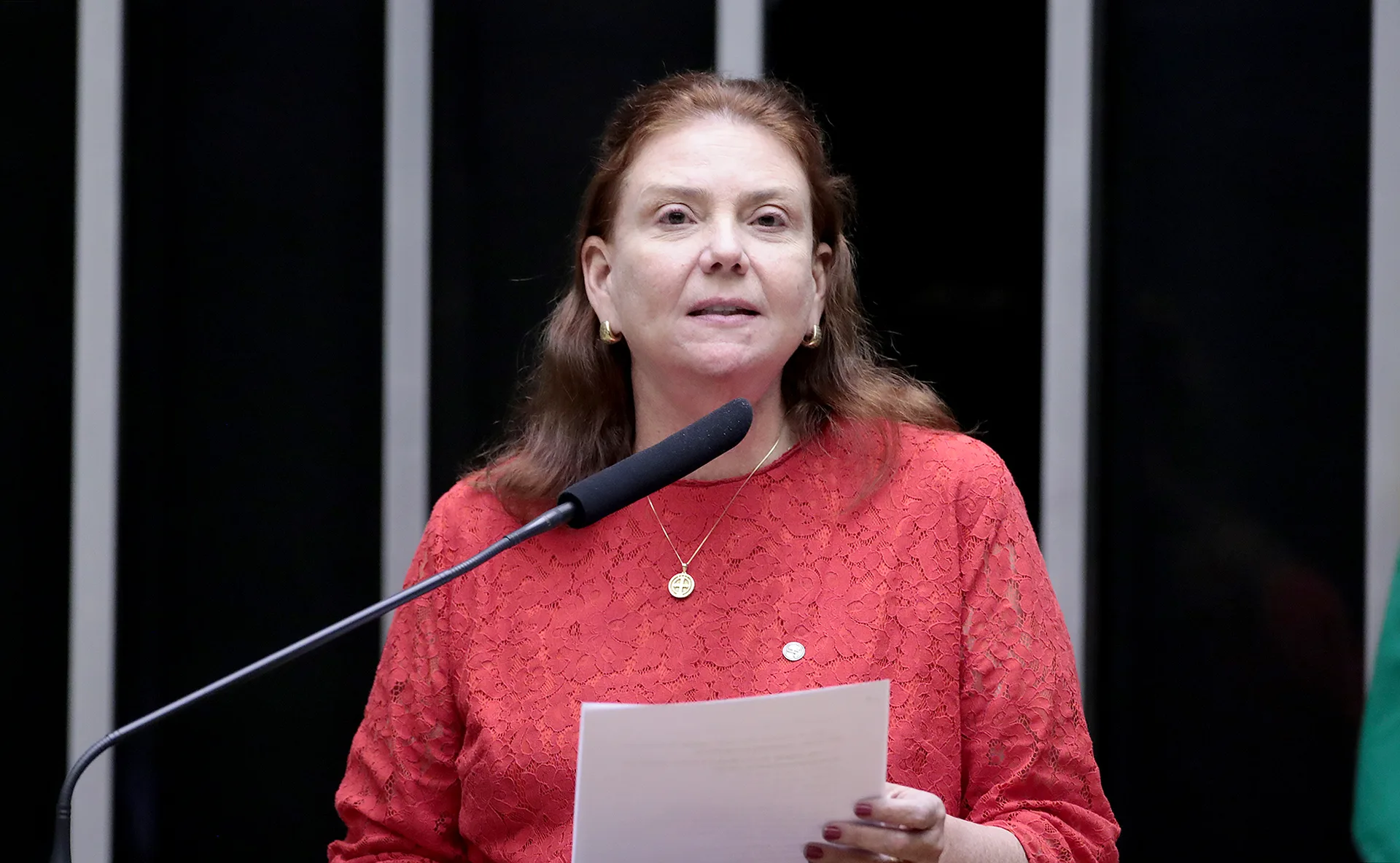 Deputada Fernanda Pessoa estava no Congresso durante explosões em Brasília: "ouvimos um estrondo"