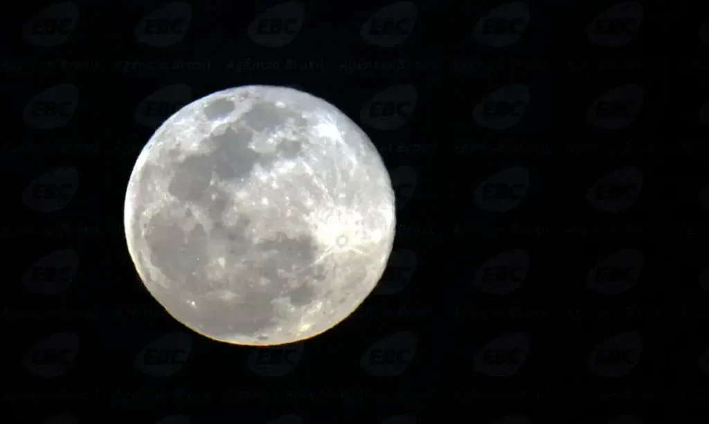 "Lua do Veado" será vista no Brasil nesta quinta-feira (10); entenda fenômeno