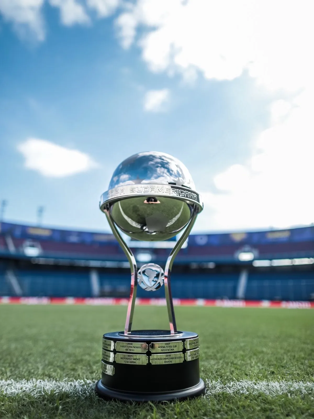 Qual jogo da Sul-Americana vai passar no SBT hoje (12/08)? Confira