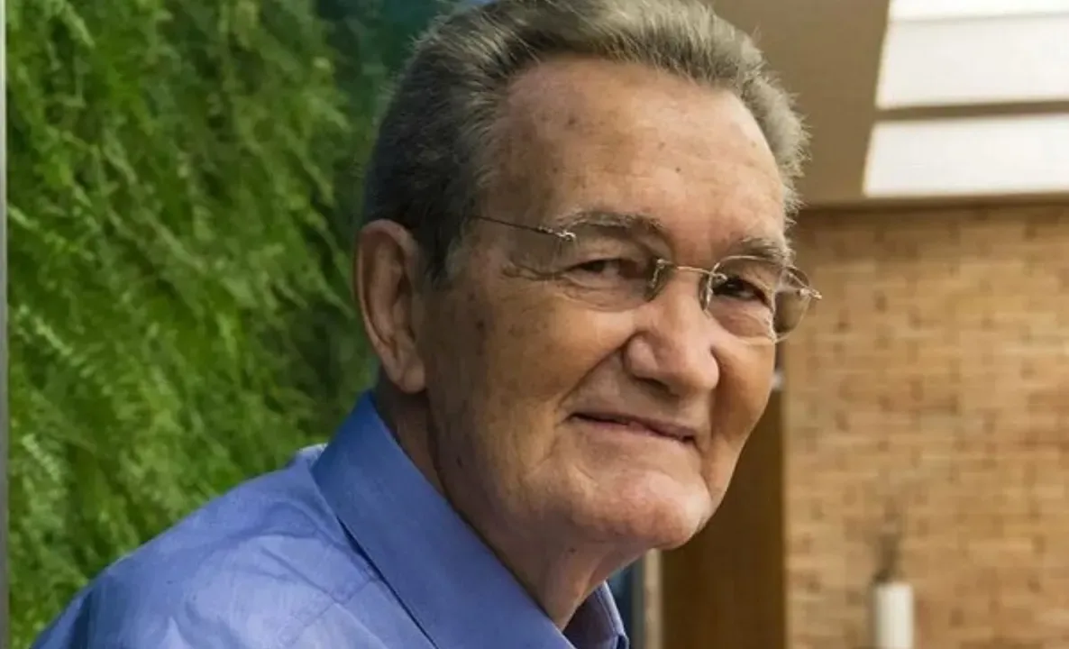 Léo Batista está internado em UTI no Rio com tumor no pâncreas