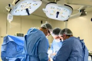 Hospital Universitário do Ceará realiza 75 procedimentos cirúrgicos em uma semana