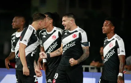 Vasco vira sobre o Santos e conquista vitória emocionante em São Januário