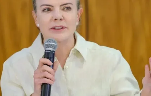 'É importante recordar da ditadura militar em meio a julgamento de Bolsonaro', diz Gleisi