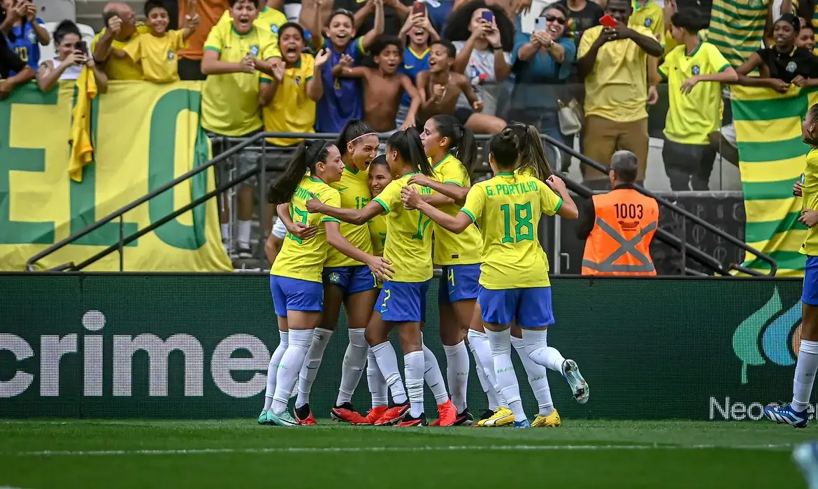 Arthur Elias se entusiasma com seleção brasileira feminina contra os EUA: 'Mostrar que podemos vencê-las'