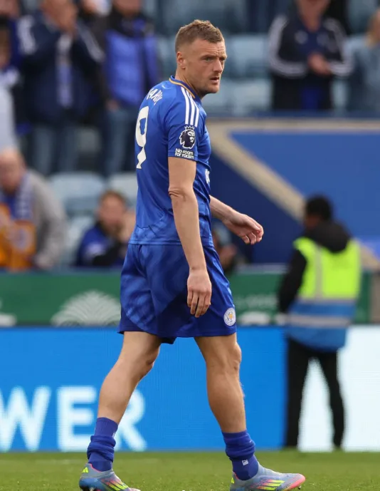 Leicester anuncia saída de Jamie Vardy e exalta atacante: 'Nosso maior jogador'