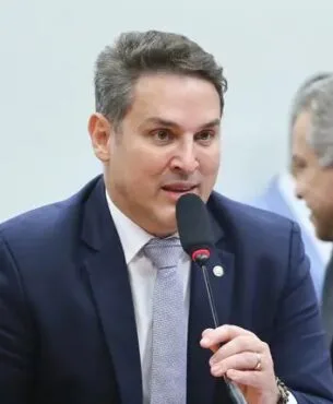 Bolsonaristas criam subcomissão especial do 8/1 em dia de obstrução de trabalhos na Câmara