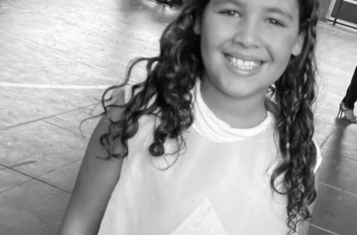 Menina de oito anos morre após inalar desodorante em desafio do TikTok; Polícia investiga o caso