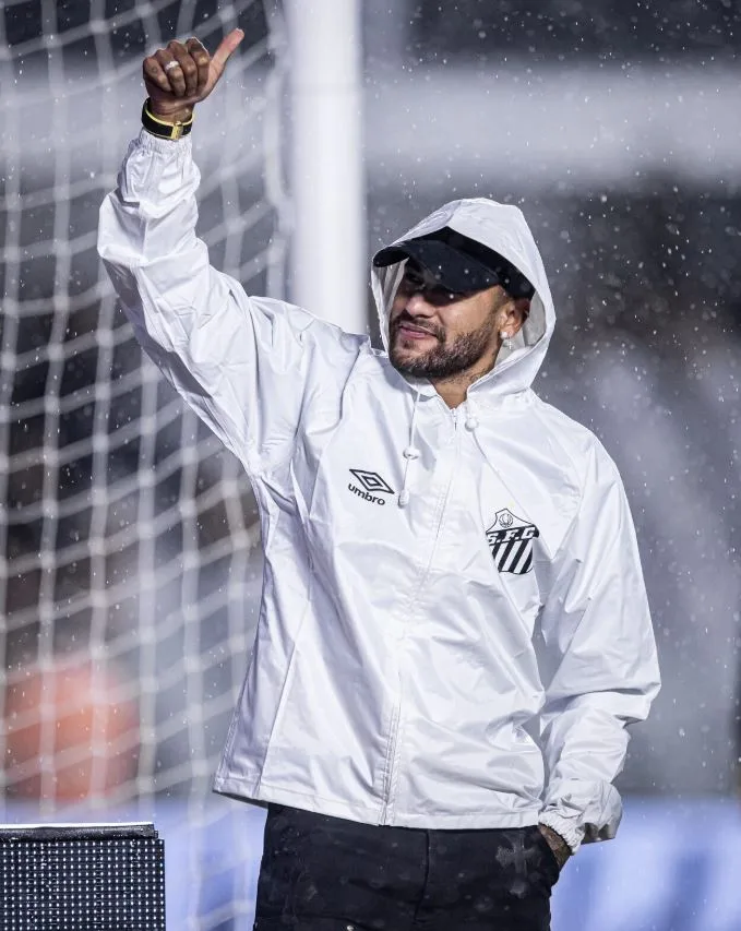 Entenda por que Neymar foi embora antes de jogo do Santos; retorno no Brasileirão é confirmado