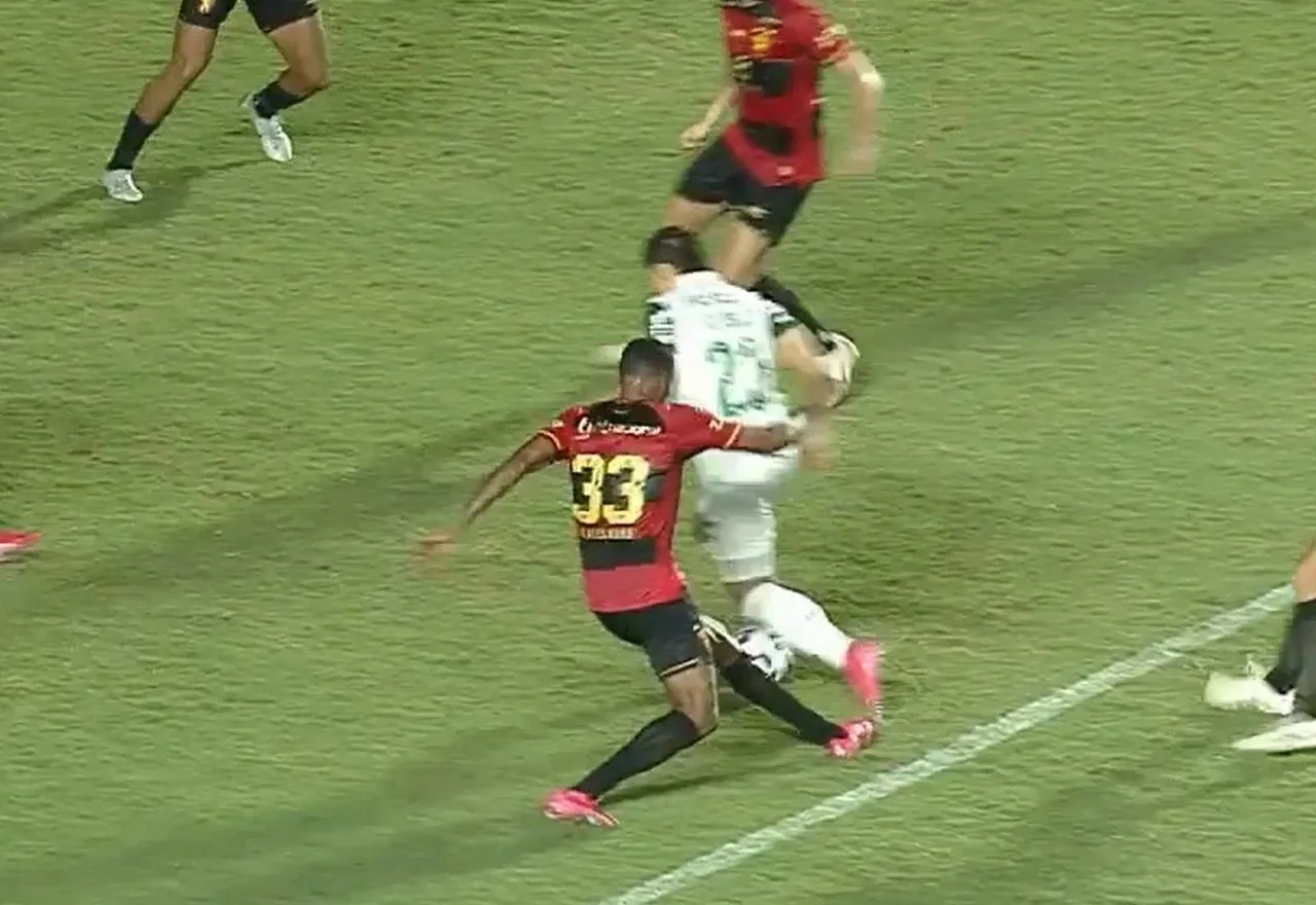 CBF divulga áudio do VAR em pênalti polêmico para o Palmeiras: 'Não muda a trajetória da bola'