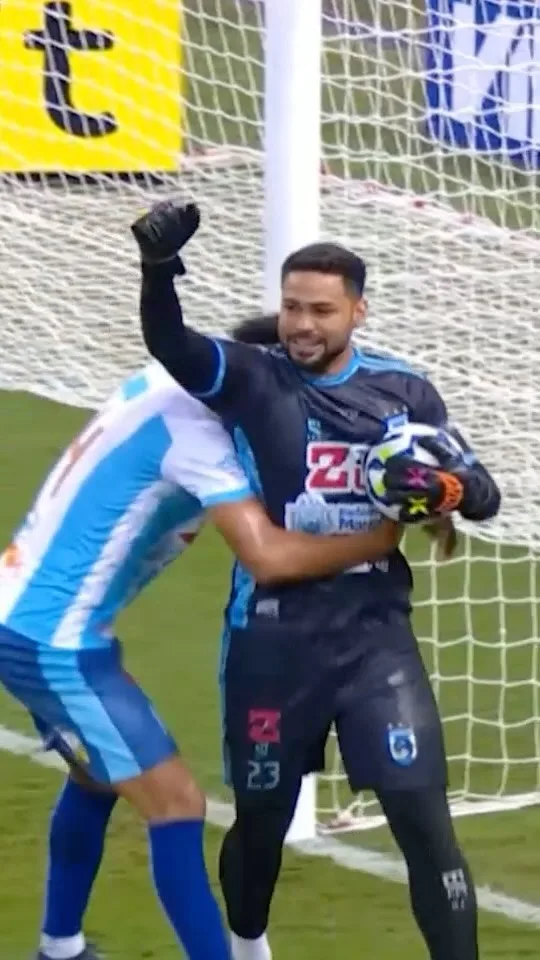 Goleiro do Maracanã exalta equipe após derrota para o Inter e pede respeito