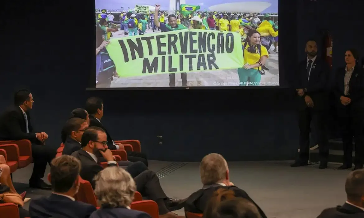 Primeira Turma do STF torna réus acusados de 'gerenciar' plano golpista