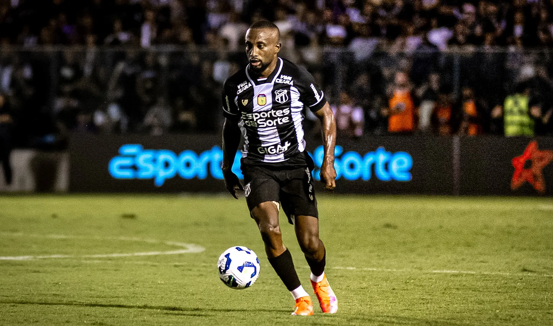 Ceará derrota o Vitória por 1 a 0 em jogo pela 7ª rodada do Campeonato Brasileiro