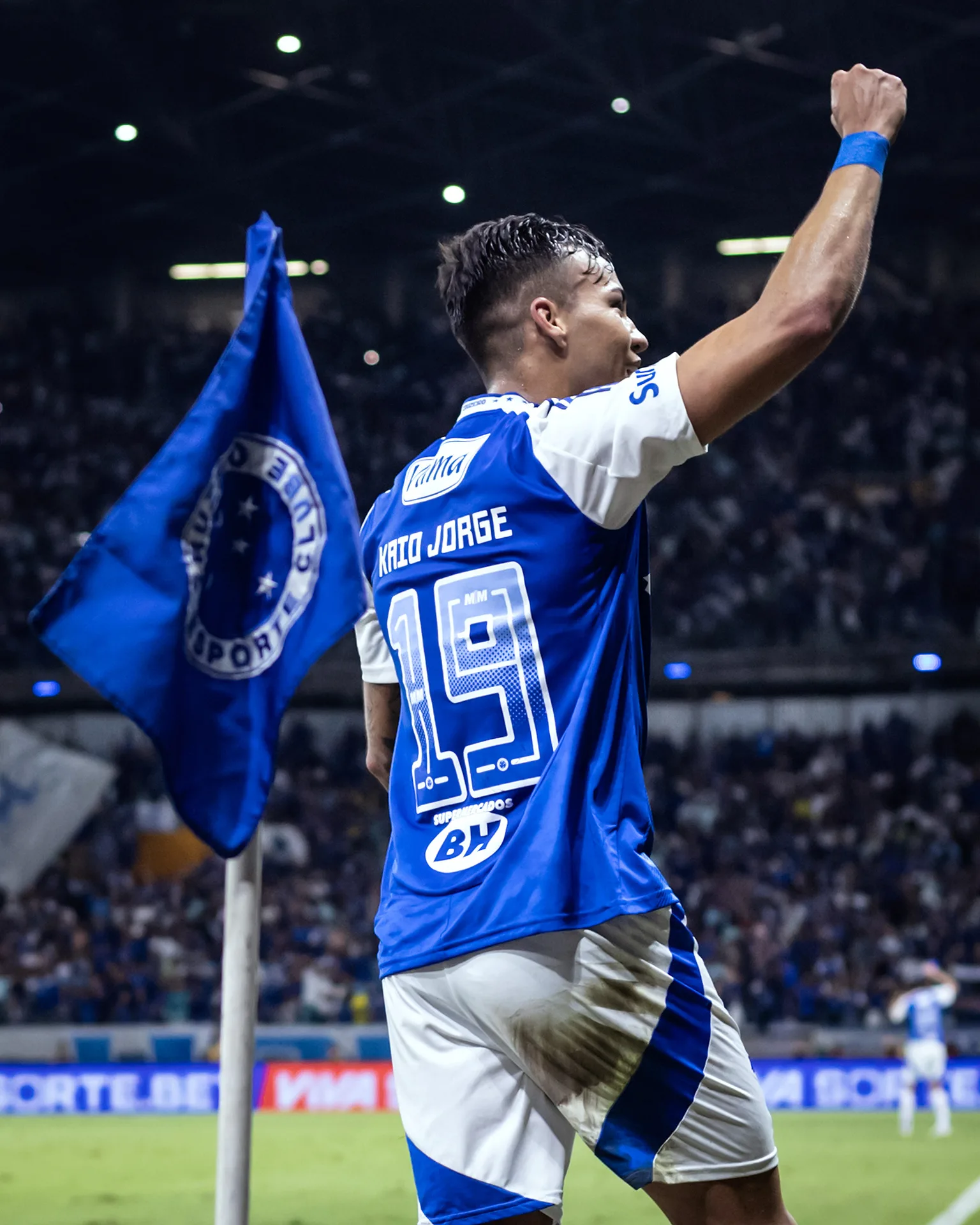 Qual jogo vai passar na Record hoje (04/05) ao vivo pelo Brasileirão 2025?