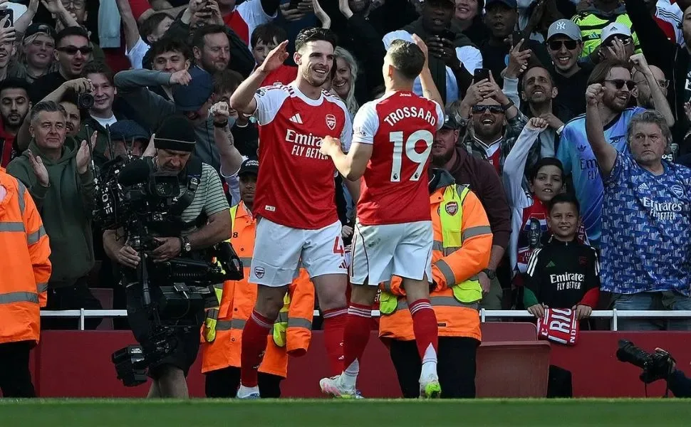 Arsenal vence duelo direto com Newcastle e confirma o vice-campeonato do Inglês