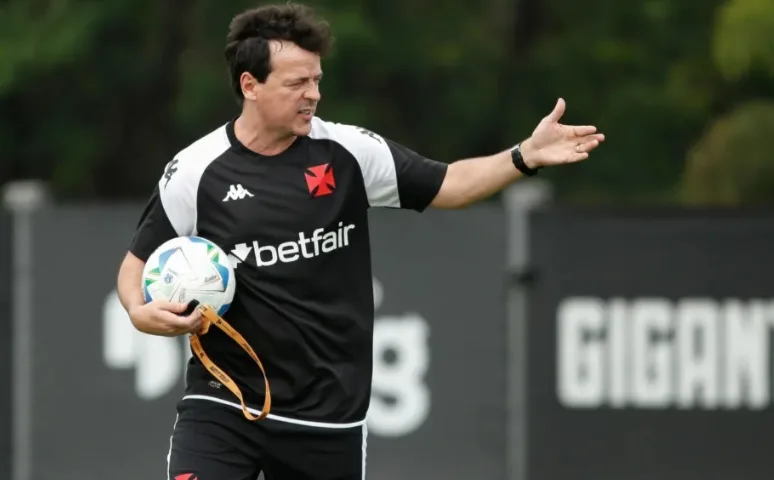 Diniz volta ao Vasco cheio de entusiasmo: 'Sei que temos de melhorar, mas confio muito no time'