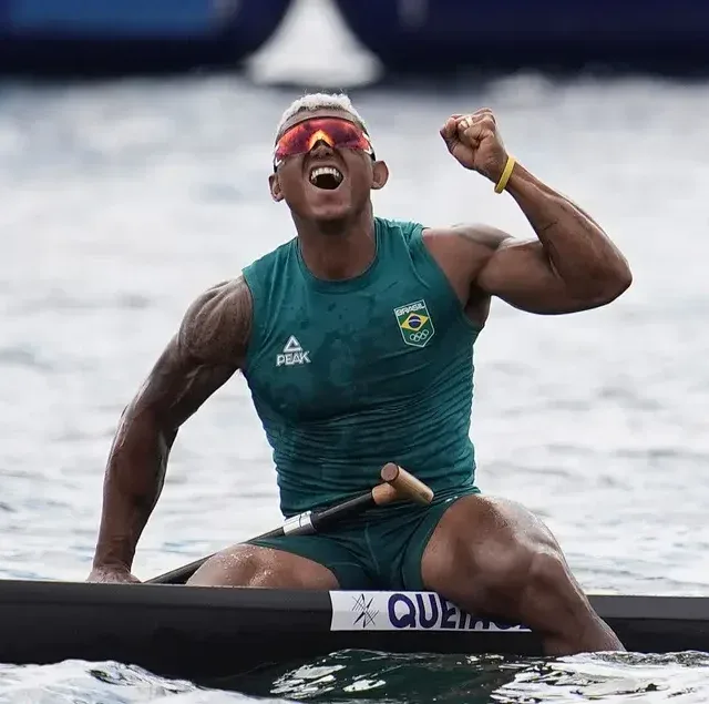 Isaquias Queiroz conquista ouro na Copa do Mundo de Canoagem