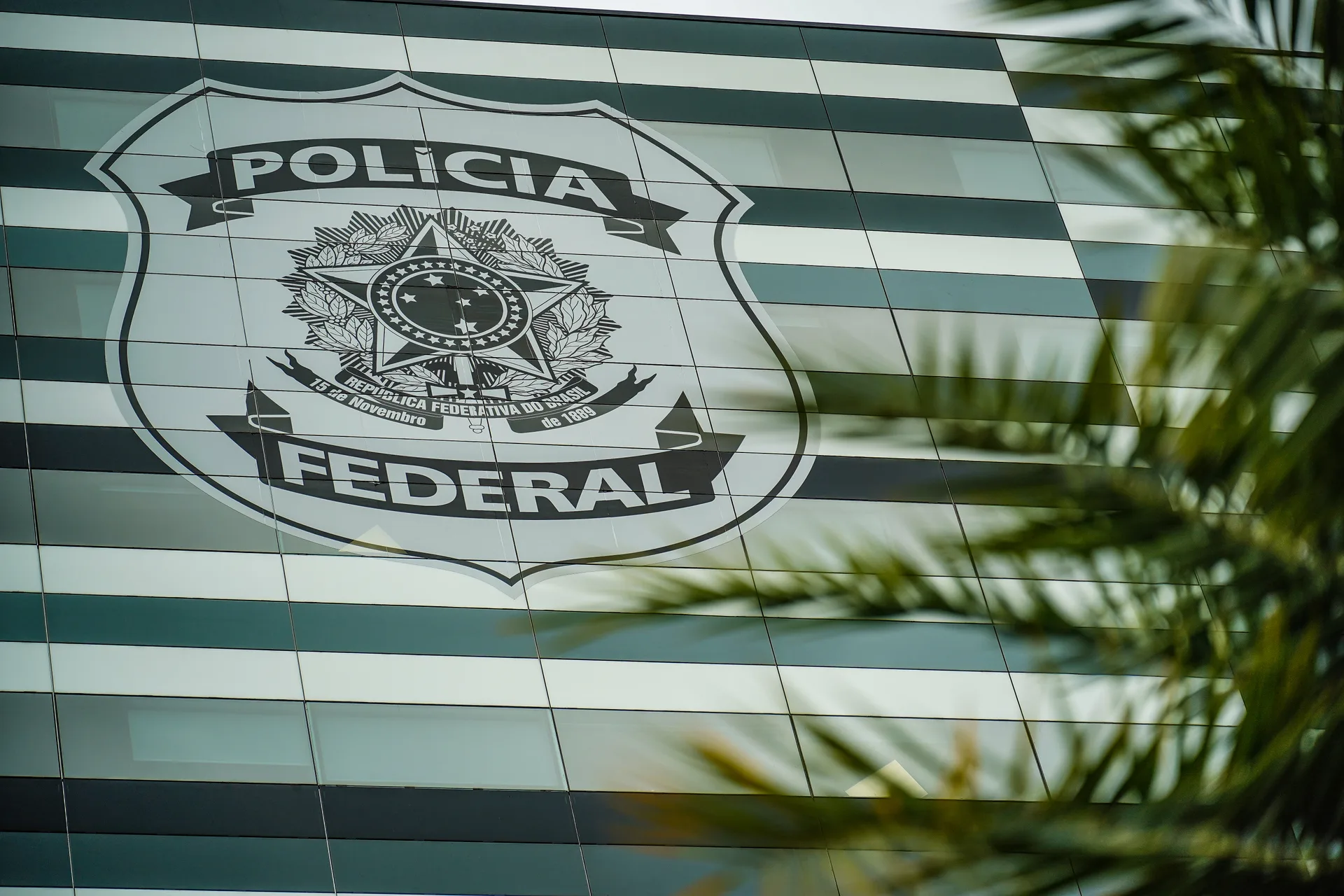 Concurso da Polícia Federal encerra inscrições nesta sexta-feira, 13; salários chegam a R$ 26,8 mil