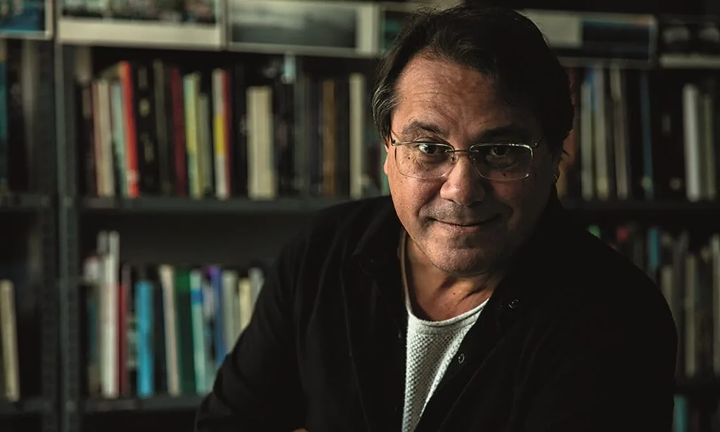 Paulo Fraga-Queiroz estreia na literatura com o lançamento do livro Pássaros de Giz
