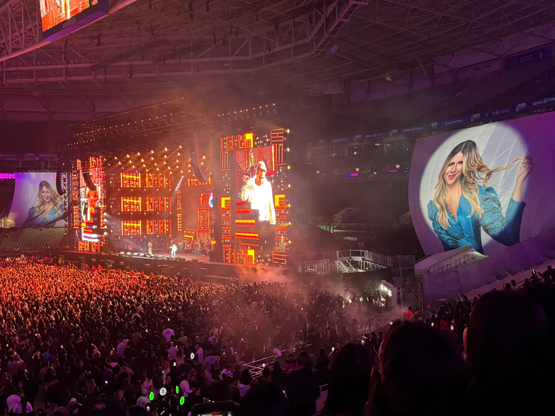 Henrique & Juliano prestam homenagem a Marília Mendonça em show no Allianz Parque