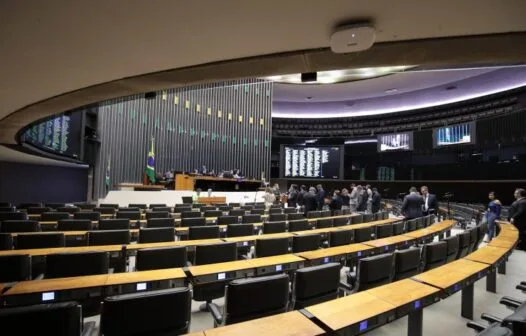 Comissão aprova que sinais de escolas sejam substituídos por música para conforto de autistas