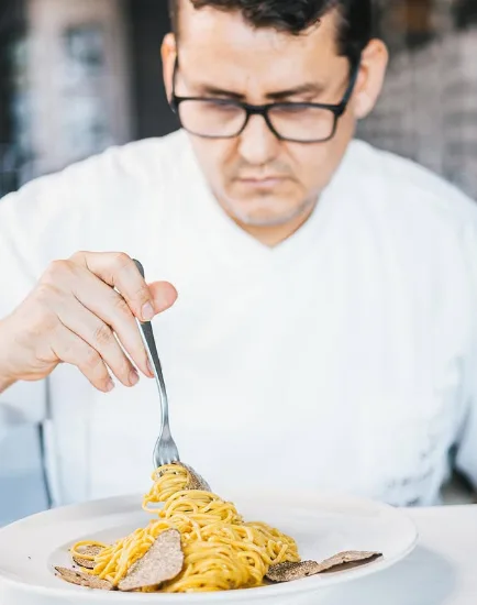 Chef Fábio Denardi morre aos 42 anos em Fortaleza; restaurante onde atuava suspende atividades