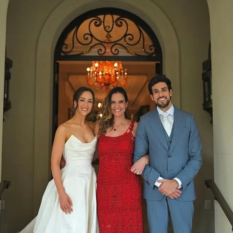 Mulher de Faustão homenageia enteada após casamento