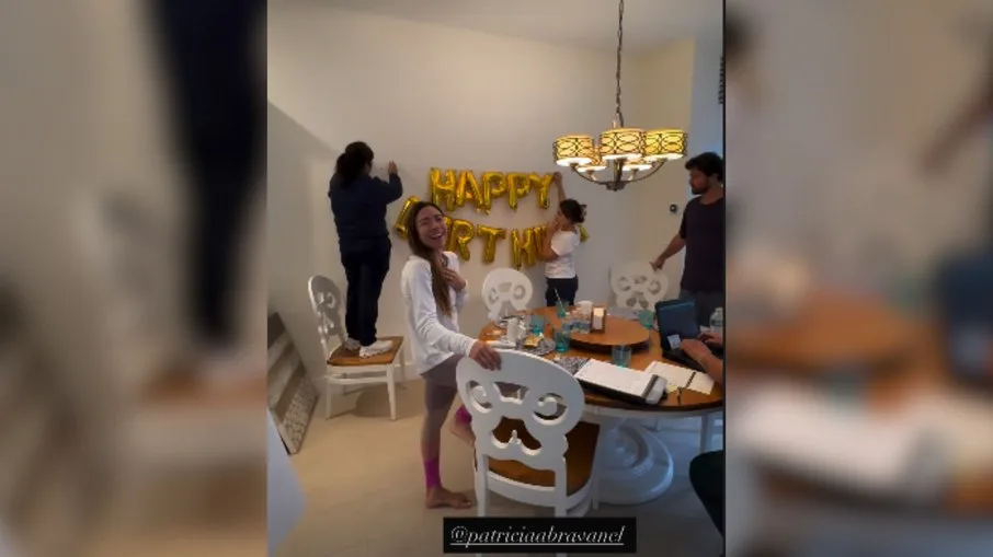 Patrícia Abravanel tem carro roubado no dia do aniversário, mas mantém humor em festa