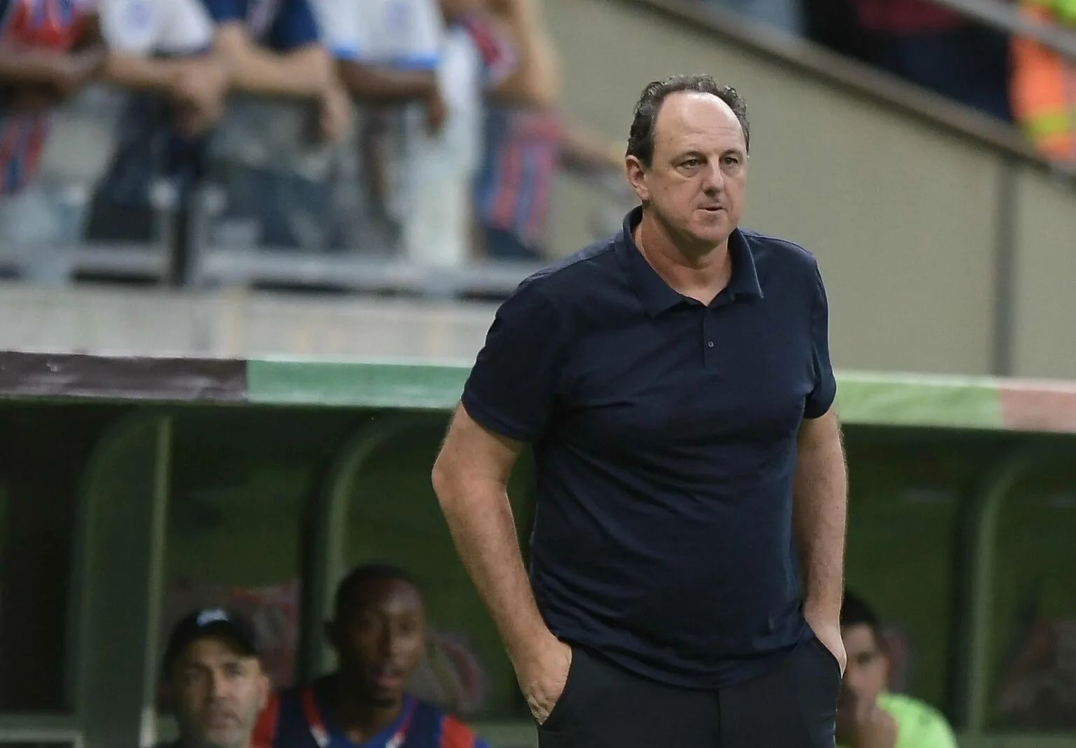 Ceni faz 'mea culpa' e desabafa sobre arbitragem no Brasileirão: 'VAR faz m... pra caramba'