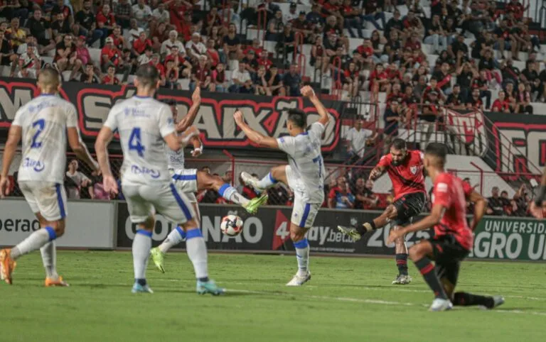 Goiatuba x Atlético-GO: onde assistir ao vivo, horário e escalações