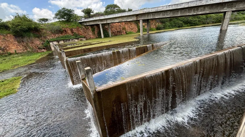Açudes sangrando no Ceará: 22 reservatórios atingem 100% da capacidade