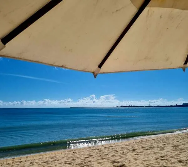 Semace aponta dez trechos próprios para banho nas praias de Fortaleza; veja lista