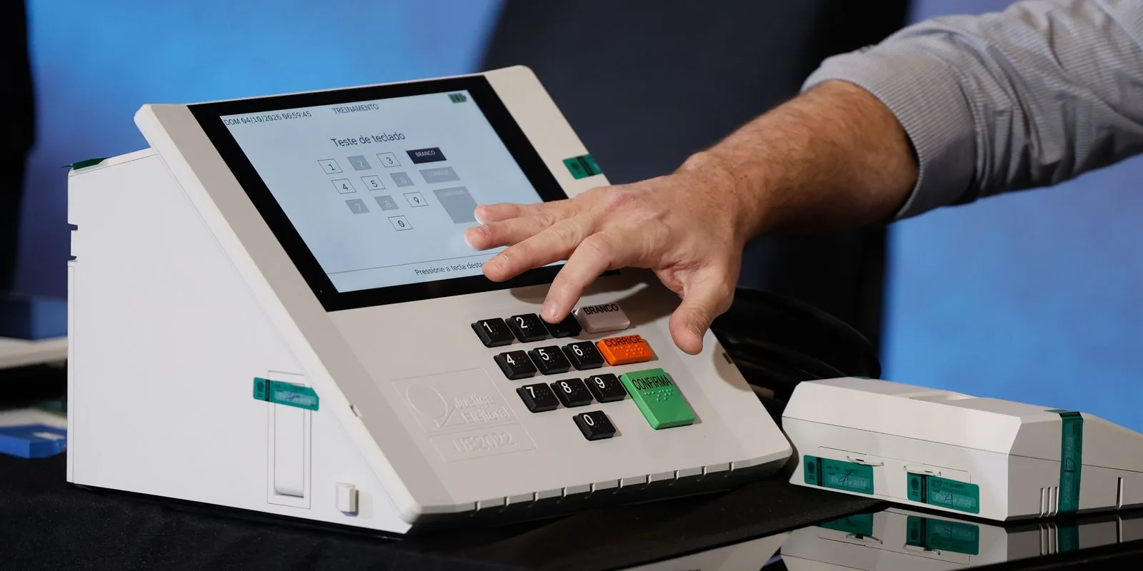 TSE registra 467 urnas substituídas até as 10h no segundo turno