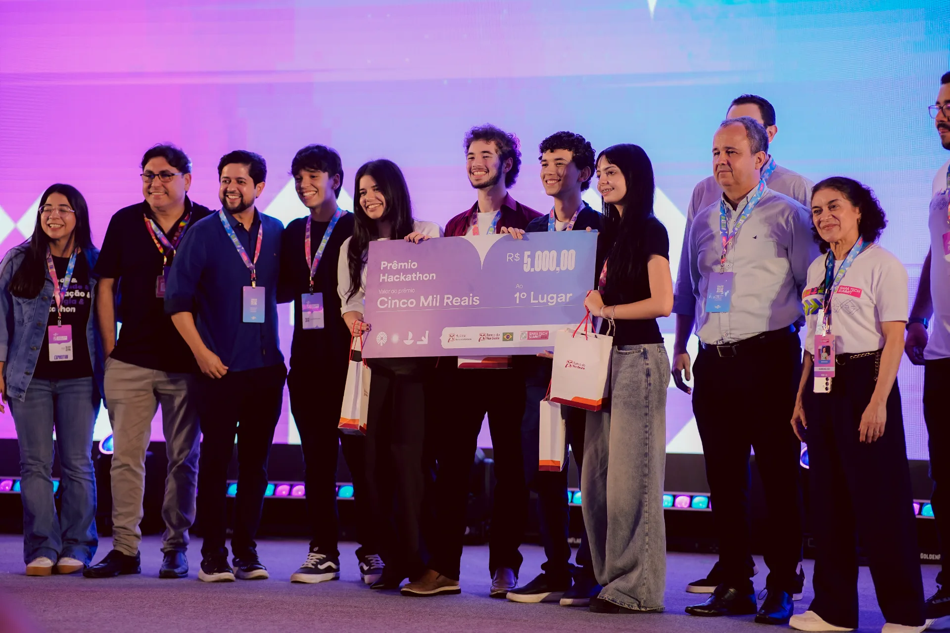 Vencedores do Hackathon do Siará Tech Summit 2026 – Foto: Sebrae/CE Hackathon do Siará Tech Summit premia soluções para desafio do Banco do Nordeste
