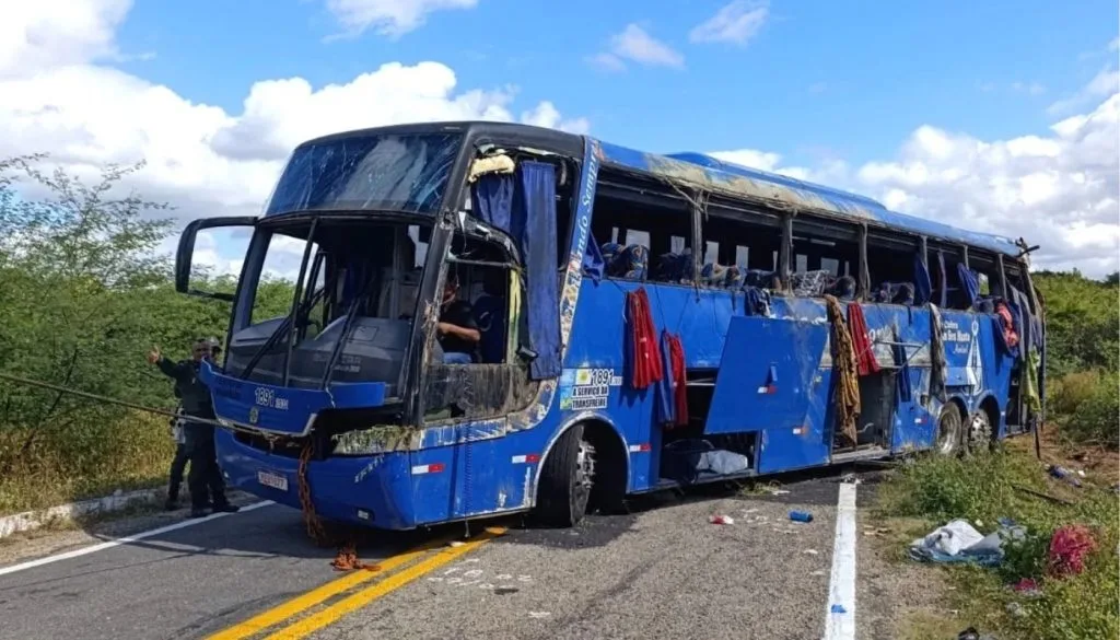 Motorista é denunciado por acidente que matou sete atletas de time de basquete no Ceará