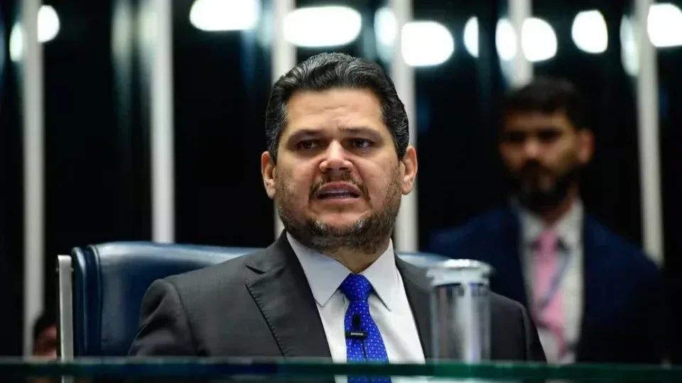 Alcolumbre mantém votação da escala 6x1 enquanto PL lança Rogério Marinho para o Senado