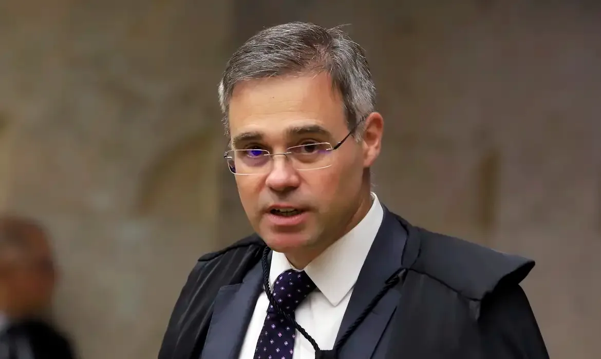 Mendonça rejeita ação de aliado de Flávio Bolsonaro contra reajuste do Bolsa Família