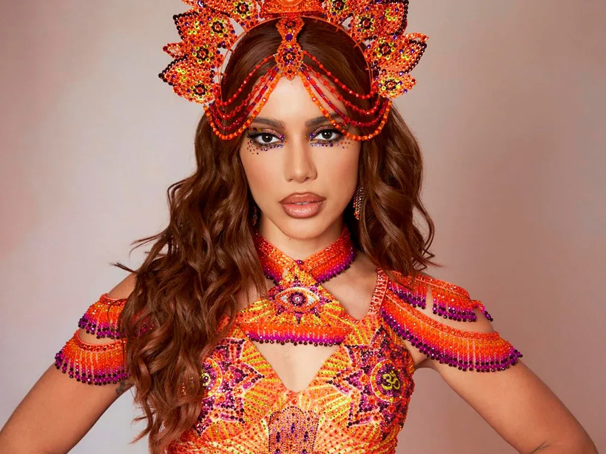 Anitta é coroada rainha de bateria da Grande Rio para o Carnaval 2027