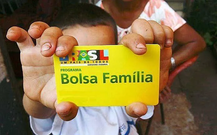Foto: agência brasil Como sacar o Bolsa Família pelo Caixa Tem, lotéricas e Caixa Aqui 3 títulos alternativos