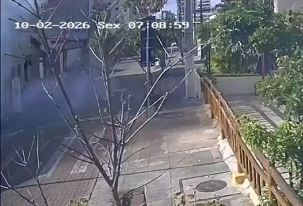 Bomba explode e danifica fachada de restaurante na Varjota, em Fortaleza; veja vídeo da explosão